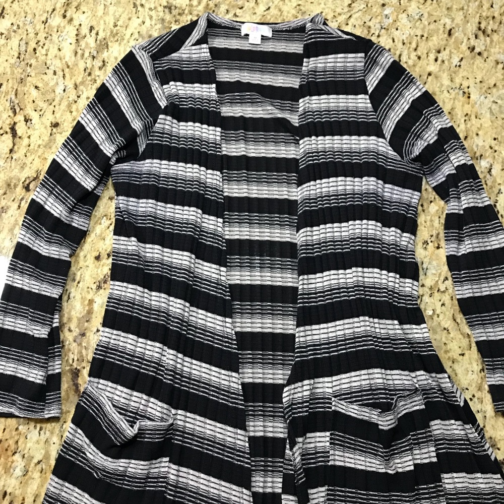 NWOT LuLaRoe Medium Sarah